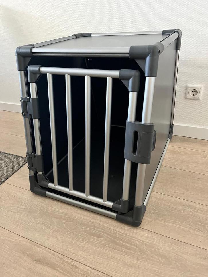 Trixie Transportbox/Reisbench Aluminium Grafiet M, Dieren en Toebehoren, Hondenbenches, Zo goed als nieuw, Ophalen