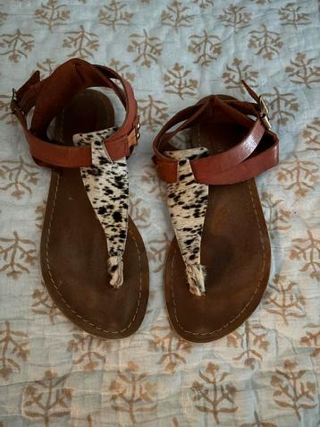 Leren sandalen met ponyhaar print beschikbaar voor biedingen