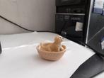 Schleich labrador pup in mandje, dierfiguur, Verzamelen, Dierenverzamelingen, Ophalen of Verzenden, Zo goed als nieuw, Hond of Kat