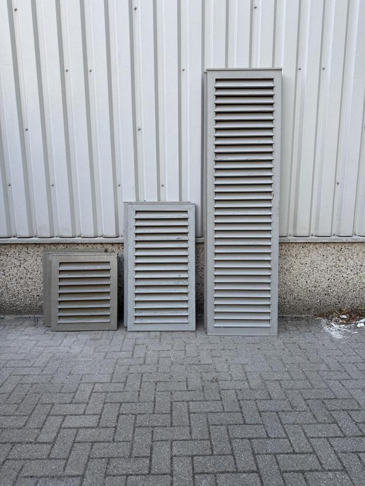 Zeer fraaie louvre luiken, Doe-het-zelf en Verbouw, Deuren en Horren, Zo goed als nieuw, Overige typen, Hout