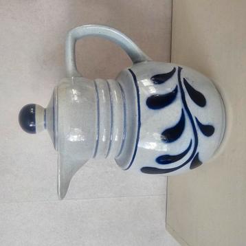 vintage koffie / theepot uit de jaren 60 beschikbaar voor biedingen