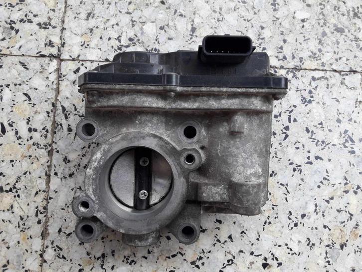 Gasklephuis Gasklep Renault Twingo Clio Modus 1.2 1.4 TCe, Auto-onderdelen, Brandstofsystemen, Renault, Gebruikt, Verzenden