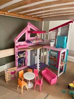 Barbie huis met accessoires, Ophalen of Verzenden, Zo goed als nieuw
