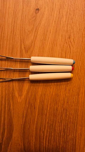 3 (chocolade) fonduevorkjes beschikbaar voor biedingen