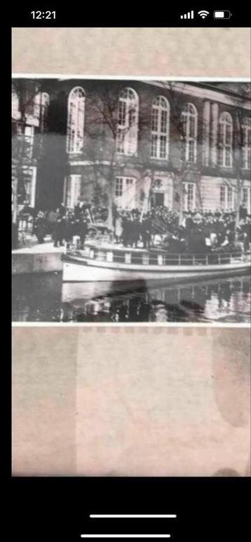 Oude foto Amsterdam, Koningin Wilhelmina beschikbaar voor biedingen