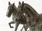 2 metalen beelden van paarden Tang-dynasty stijl, Antiek en Kunst, Kunst | Beelden en Houtsnijwerken, Ophalen of Verzenden
