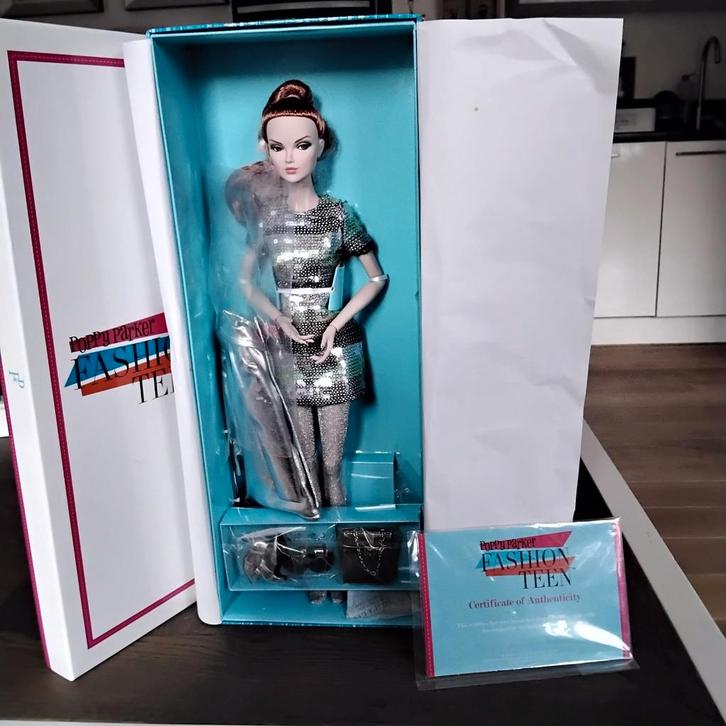 Poppy parker fashion teen . Intergrity toys, NRFB zeldzaam!, Verzamelen, Poppen, Zo goed als nieuw, Pop, Ophalen of Verzenden