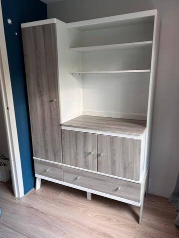 Kast / Commode – Wit met Bruin-Grijs