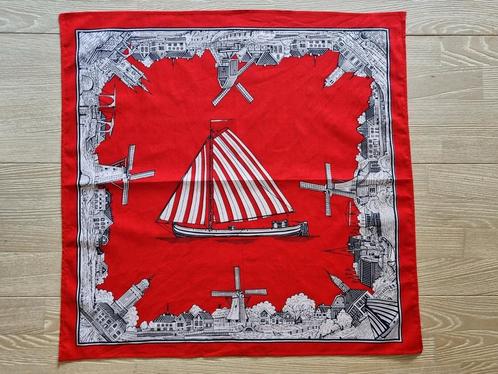 Kwalitatieve boeren zakdoek molens / zeilboot, Verzamelen, Overige Verzamelen, Zo goed als nieuw, Ophalen of Verzenden