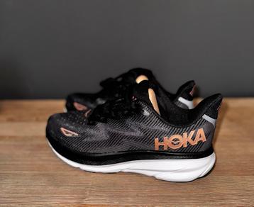 Hoka Clifton 9 nieuw beschikbaar voor biedingen