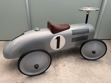 Retro roller loopauto beschikbaar voor biedingen