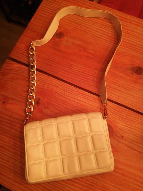 Diverse tasjes 12 stuks ( avond, hand, schouder en heup ), Sieraden, Tassen en Uiterlijk, Tassen | Damestassen, Zo goed als nieuw