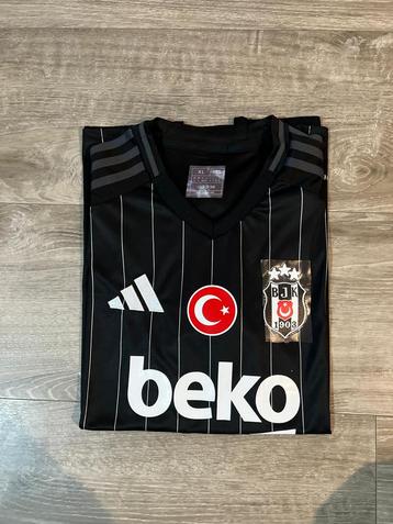 Besiktas Maat L en XL beschikbaar voor biedingen