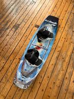 Hyperlite Latitude 141 wakeboard met schoenen, Watersport en Boten, Wakeboarden, Ophalen of Verzenden, Zo goed als nieuw, Board en Schoenen