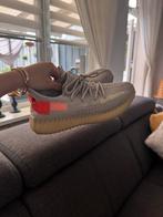 Yeezy Boost 350 V2 Tail Light 37,5, Ophalen of Verzenden, Zo goed als nieuw, Grijs, Sneakers of Gympen