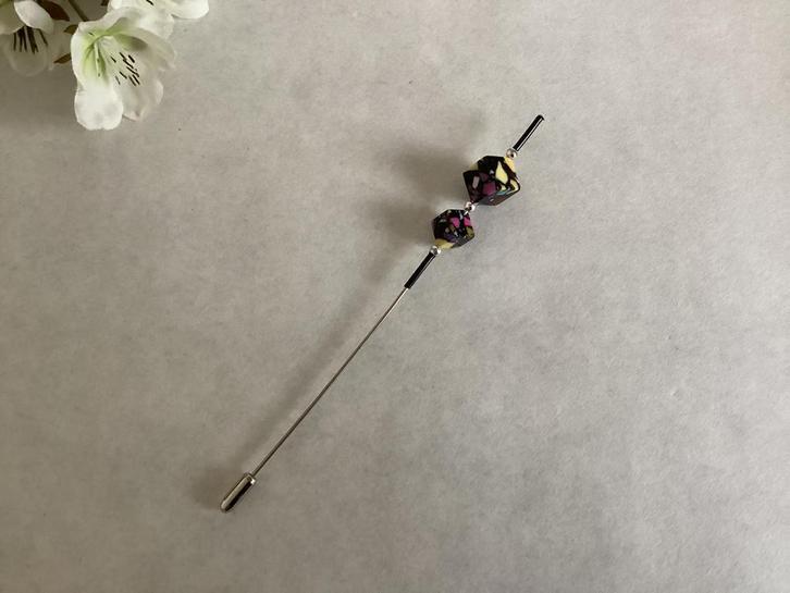 Aparte broche, reversspeld of hoedenspeld 13,5 cm. lang, Sieraden, Tassen en Uiterlijk, Broches, Zo goed als nieuw, Overige materialen