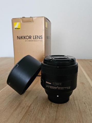 Nikon AF-S 85mm F/1.8G inclusief doos. beschikbaar voor biedingen