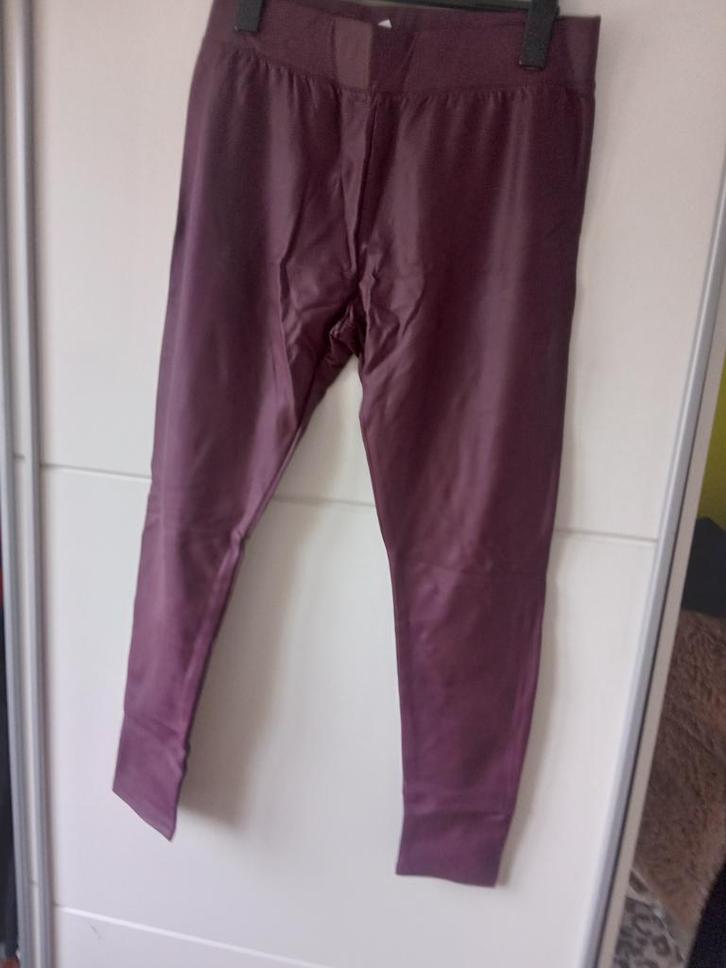Dames legging, Kleding | Dames, Leggings, Maillots en Panty's, Nieuw, Legging, Maat 44/46 (L), Rood, Ophalen of Verzenden