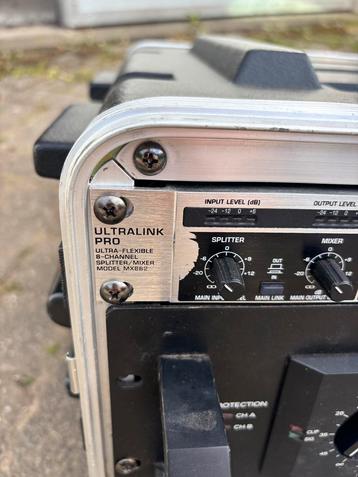 Roland SRA-800 versterker + Behringer uptralink + flightcase beschikbaar voor biedingen