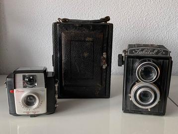 Drie vintage fotocamera’s antiek Lubitel 2 Brownie beschikbaar voor biedingen
