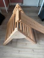 Houten driehoek klimrek met glijbaan, Kinderen en Baby's, Speelgoed | Houten speelgoed, Ophalen of Verzenden, Zo goed als nieuw