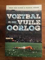 voetbalboek-Voetbal in een vuile oorlog, Boeken, Ophalen of Verzenden, Zo goed als nieuw, Balsport