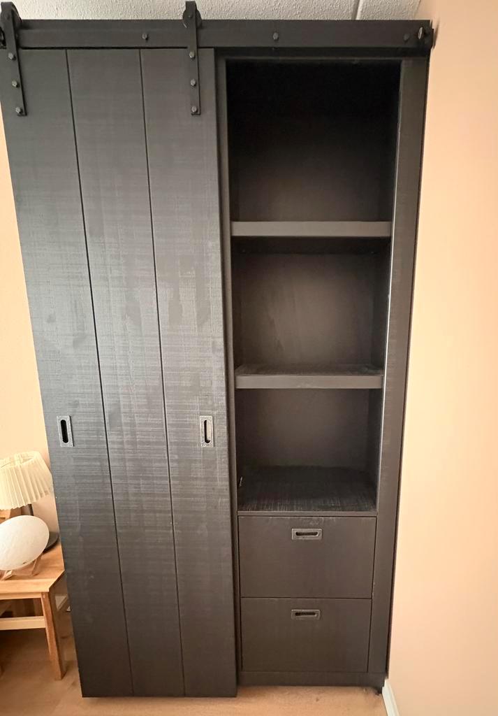 Schuifdeurkast Barn vtwonen, Huis en Inrichting, Kasten | Boekenkasten, Zo goed als nieuw, 100 tot 150 cm, 200 cm of meer, 25 tot 50 cm