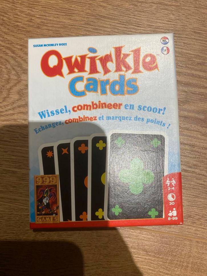 Qwirkle Cards - kaartspel, Hobby en Vrije tijd, Gezelschapsspellen | Kaartspellen, Zo goed als nieuw, Een of twee spelers, Drie of vier spelers