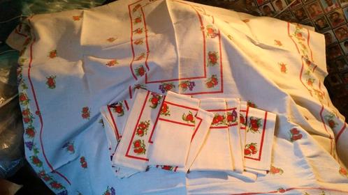 Mooi Tafelkleed met 6 doeken. Nieuw., Antiek en Kunst, Antiek | Kleden en Textiel, Ophalen of Verzenden