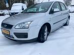 Ford Focus 1.6 74KW 5D 2007 Grijs, Auto's, 1596 cc, 15 km/l, 4 cilinders, 49 €/maand