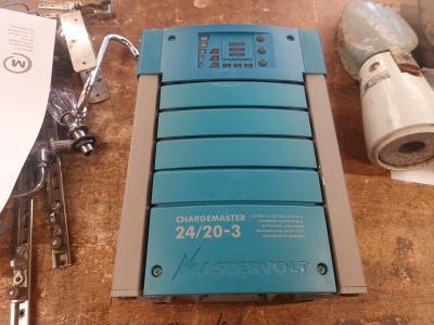 Chargemaster 24/20-3 (Mastervolt), Watersport en Boten, Bootonderdelen, Gebruikt