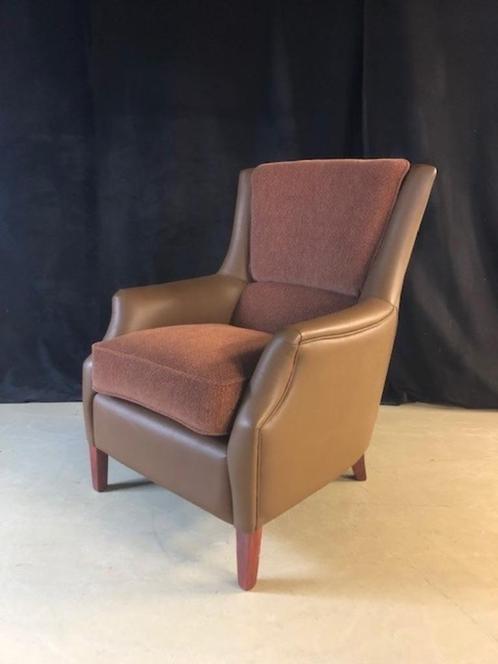 Engelse fauteuil in stof en leer van Jeantique, Huis en Inrichting, Fauteuils, Gebruikt, Leer, Stof, 50 tot 75 cm, 75 tot 100 cm