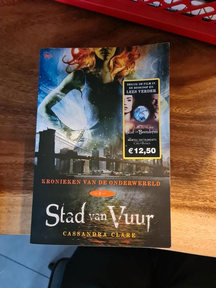 Cassandra Clare - Stad van vuur, Boeken, Kinderboeken | Jeugd | 13 jaar en ouder, Gelezen, Ophalen of Verzenden