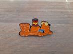 1 grappige liggende Garfield pin te koop, Nieuw, Ophalen of Verzenden, Speldje of Pin, Overige onderwerpen