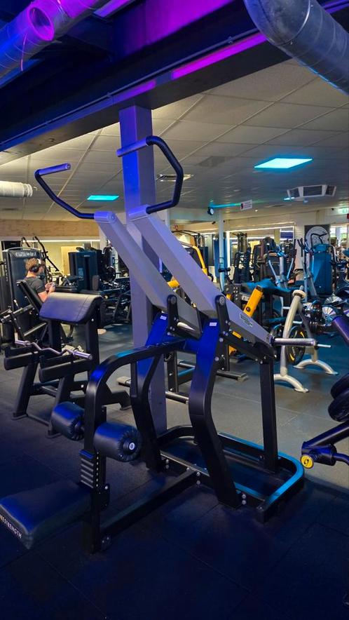 Technogym Lat Pulldown Plate Loaded, Sport en Fitness, Fitnessapparatuur, Gebruikt, Krachtstation, Armen, Rug, Metaal, Ophalen of Verzenden