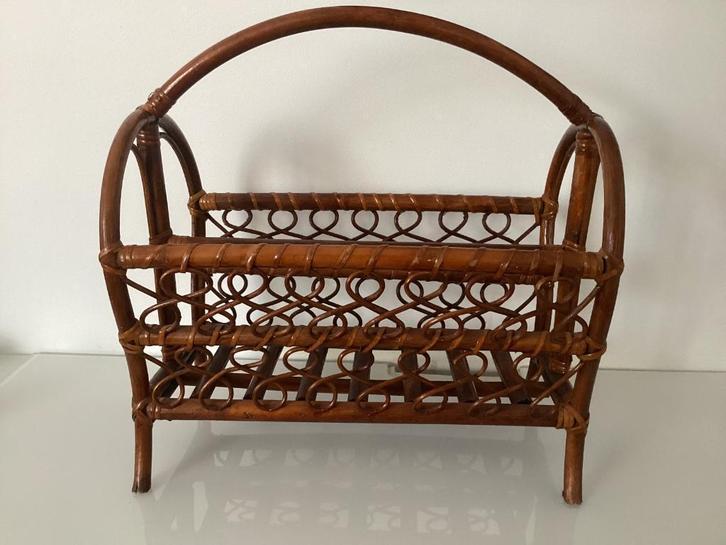 Vintage retro rotan / riet krantenbak lectuurbak, Huis en Inrichting, Woonaccessoires | Krantenbakken en Lectuurbakken, Ophalen of Verzenden