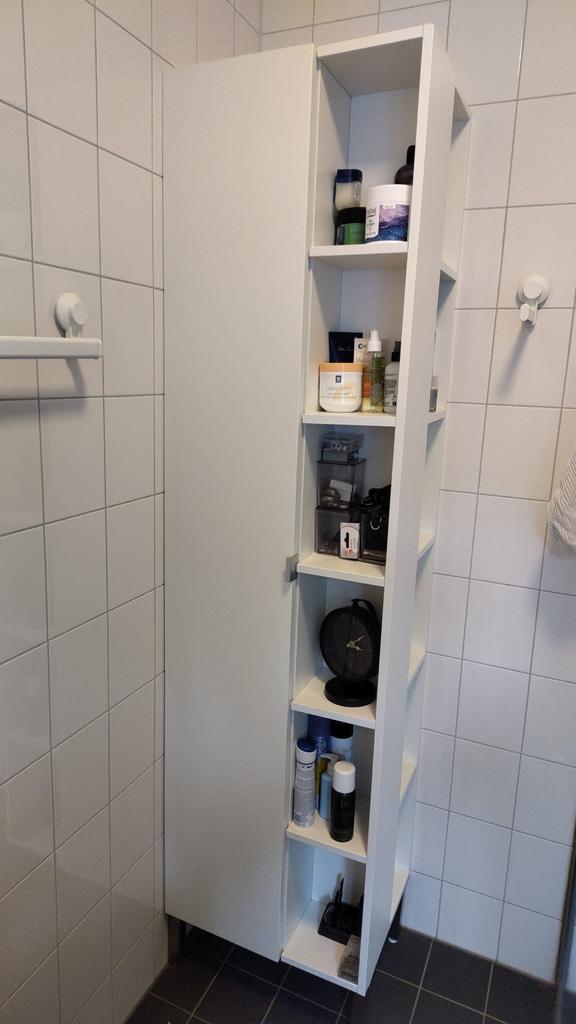 Ruime Badkamerkast met veel opbergruimte, Huis en Inrichting, Badkamer | Badkamermeubels, Zo goed als nieuw, (Half)hoge kast, 150 tot 200 cm