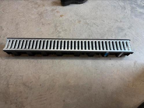 1 Nieuwe draingoot.  1 mtr  merk hauraton ( toolstation ), Tuin en Terras, Overige Tuin en Terras, Nieuw, Ophalen