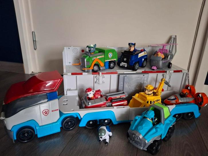 Paw Patrol: 7 pups met auto en Paw Patroller, Kinderen en Baby's, Speelgoed | Speelgoedvoertuigen, Gebruikt, Ophalen