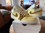 Nike Wmns Air Jordan 1 Low 'SNKRS Day' US11/EU43, Kleding | Heren, Schoenen, Ophalen of Verzenden, Nieuw