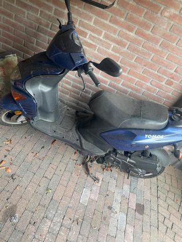 Tomos Brommer - beschikbaar voor biedingen