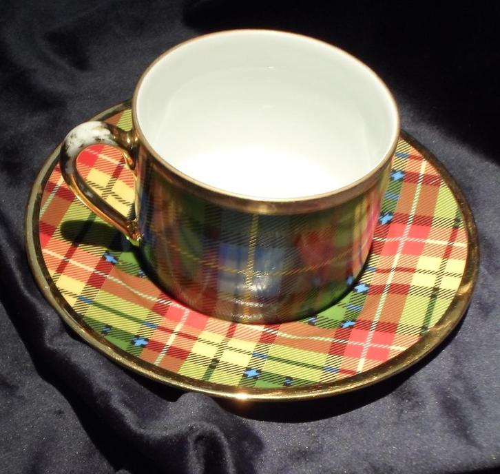 4 kop en schotels  (Tartan model) van KAHLA, Verzamelen, Porselein, Kristal en Bestek, Zo goed als nieuw, Kop en/of schotel, Porselein