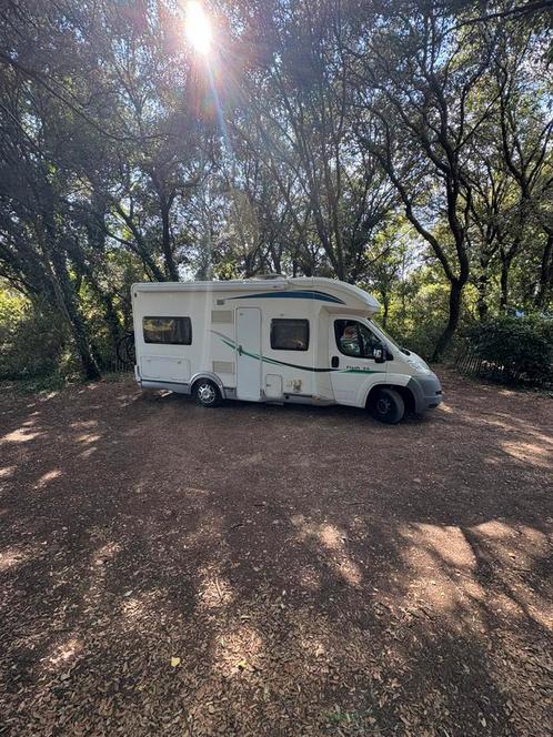 Camper chausson flash 06 - 2011, Caravans en Kamperen, Campers, Particulier, tot en met 4, Half-integraal, Chausson, Ophalen
