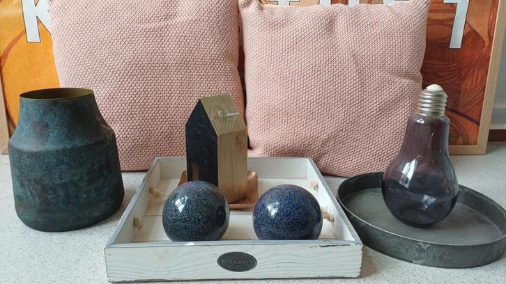 Diverse Woonaccessoires - Kussens, Vaas, Dienblad, Lamp, Huis en Inrichting, Woonaccessoires | Overige, Ophalen of Verzenden