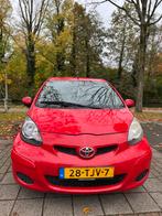 Toyota Aygo 1.0 12V Vvt-i 5DRS 2009 Rood, Auto's, Toyota, Voorwielaandrijving, 4 stoelen, 68 pk, Handgeschakeld