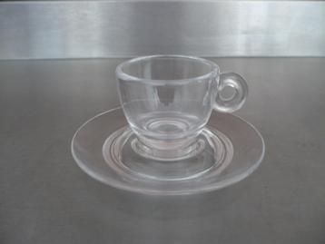 4 glazen espresso koffie kopjes (Illy?) beschikbaar voor biedingen