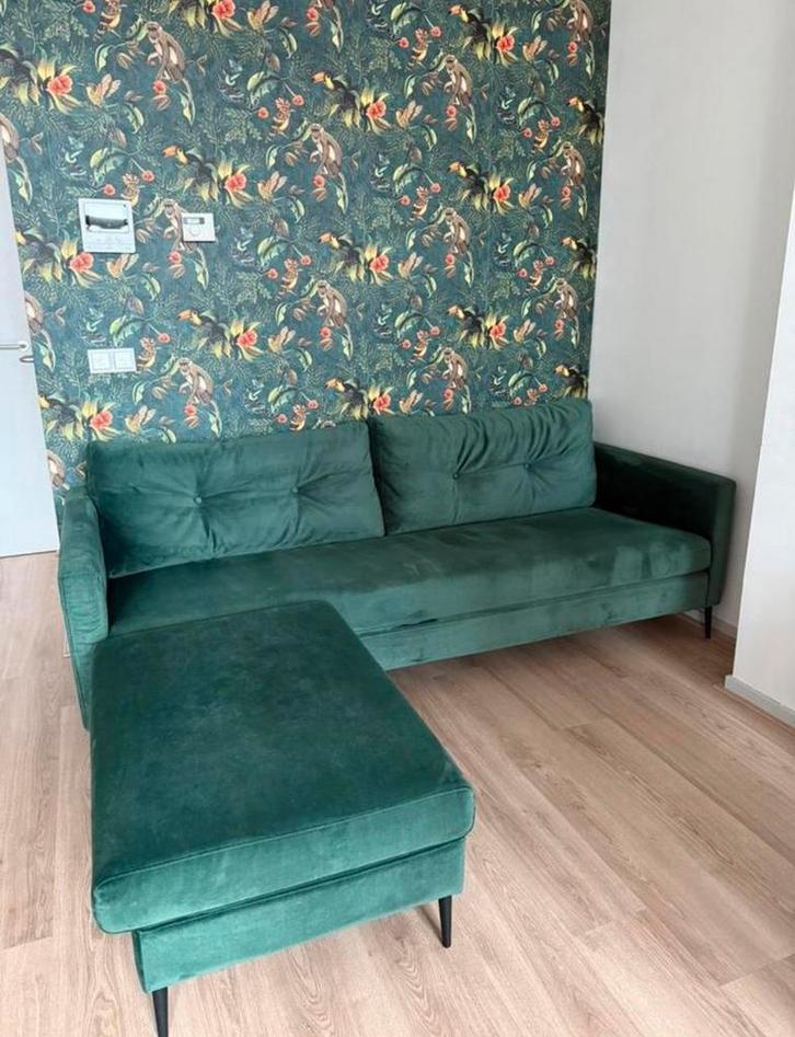 Groene velvet bank met hocker - comfortabel en zacht!, Huis en Inrichting, Banken | Sofa's en Chaises Longues, Gebruikt, Driepersoons