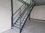 Nieuwe stalen trap 300cm verdiepingshoogte, Ophalen, Nieuw, Trap, 2 tot 4 meter