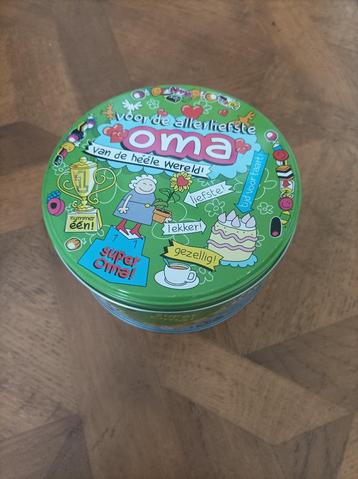 Voor de liefste oma snoeptrommel/voorraadtrommel 14 x 7,5 cm beschikbaar voor biedingen