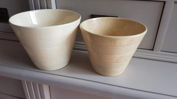 2 VINTAGE BLOEMPOTTEN JAREN 60 ERICA  beschikbaar voor biedingen